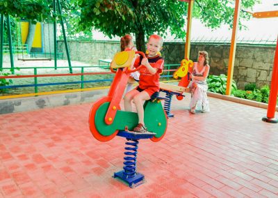 Детская площадка в санатории Горячий ключ в городе Пятигорске - фотография