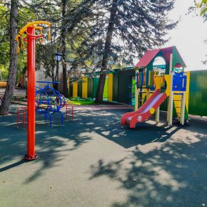 Детская площадка в санатории Горячий ключ в городе Пятигорске - фотография