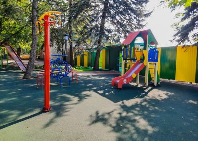 Детская площадка в санатории Горячий ключ в городе Пятигорске - фотография