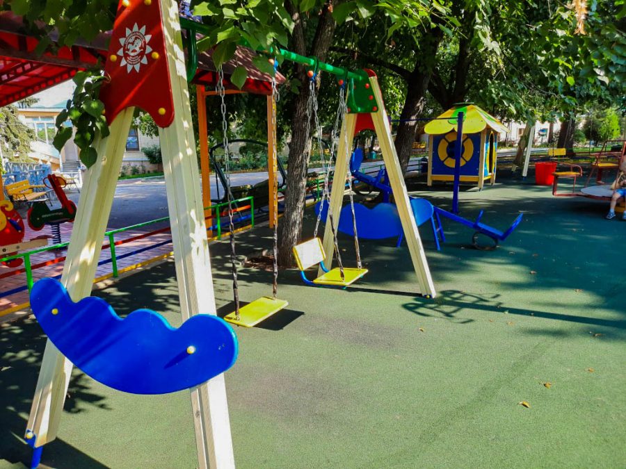 Детская площадка в санатории Горячий ключ в городе Пятигорске - фотография