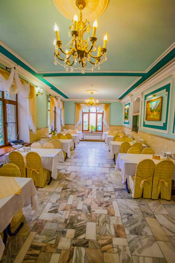 Обеденный зал в санатории Горячий ключ в городе Пятигорске - фотография