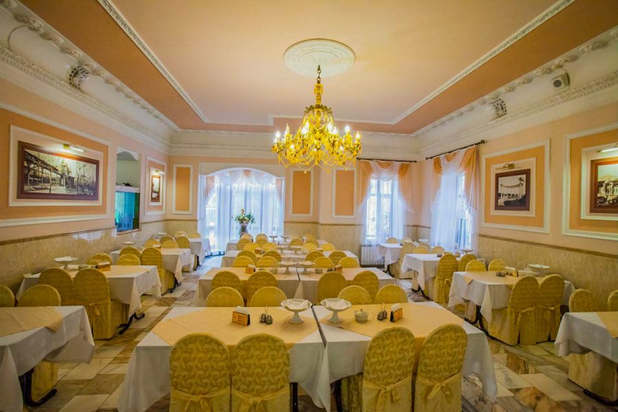 Обеденный зал в санатории Горячий ключ в городе Пятигорске - фотография