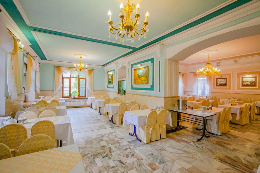 Обеденный зал в санатории Горячий ключ в городе Пятигорске - фотография