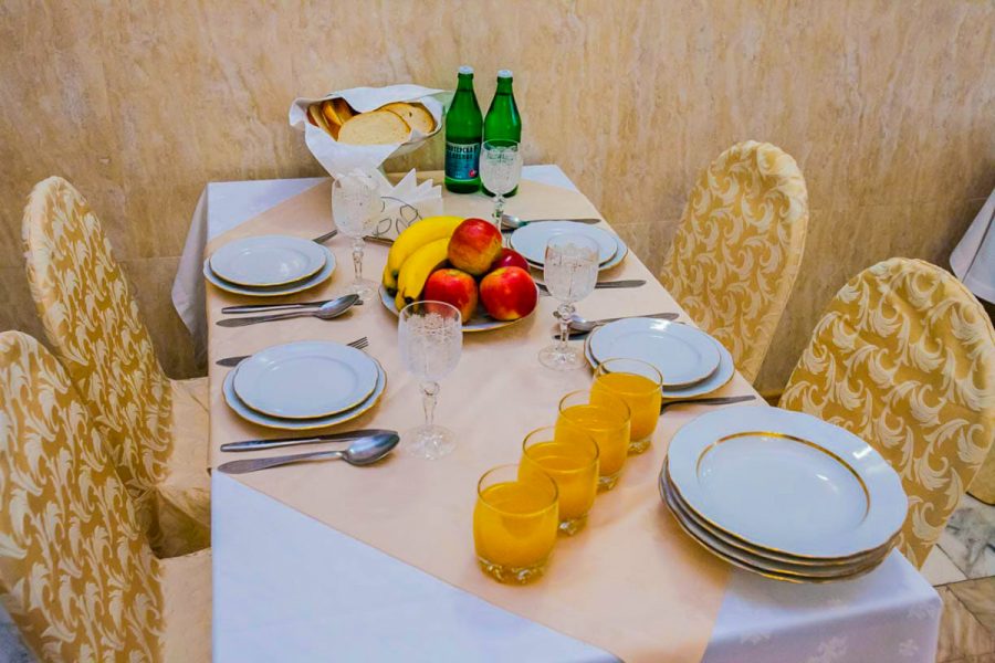 Обеденный зал в санатории Горячий ключ в городе Пятигорске - фотография