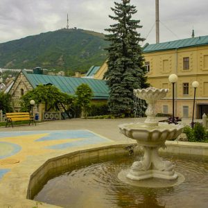 Территория в санатории Горячий ключ в городе Пятигорске - фотография